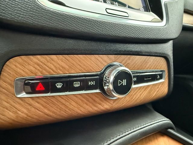 Used 2024 Volvo XC90 B6 Plus w/ Protection Package Premier image 23