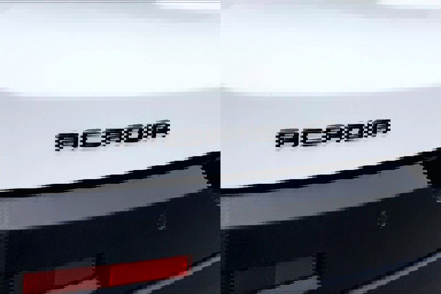 Used 2022 GMC Acadia SLE w/ Elevation Edition FWD image 10