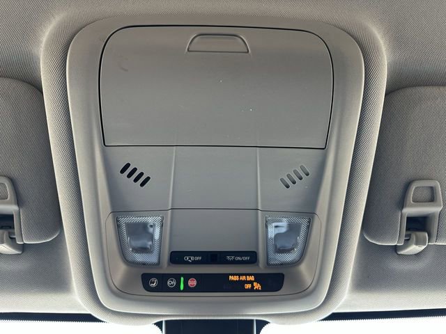 Used 2024 GMC Terrain SLE w/ Driver Convenience Package image 19