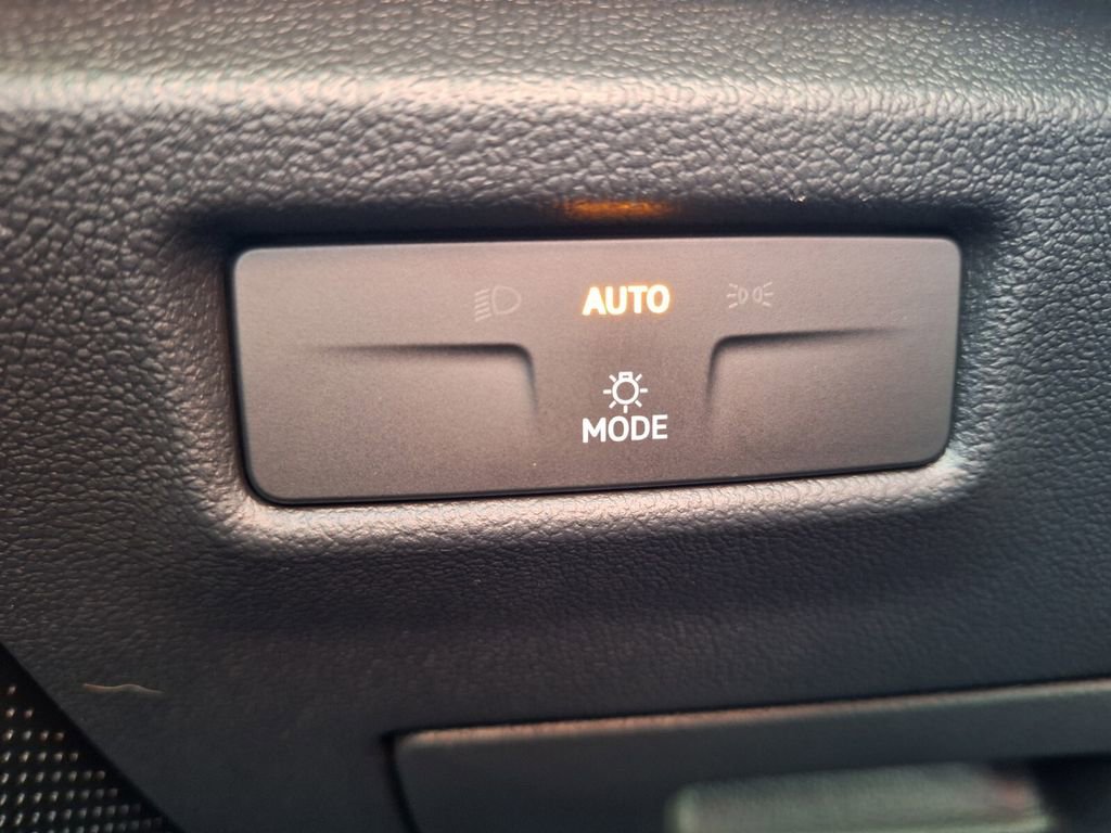 New 2026 Volkswagen Tiguan SE R-Line image 12