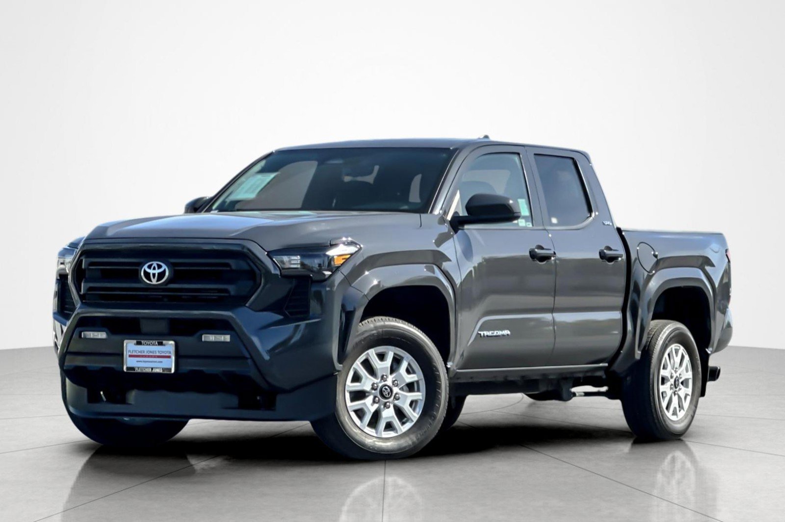 Certified 2024 Toyota Tacoma SR5 image 1