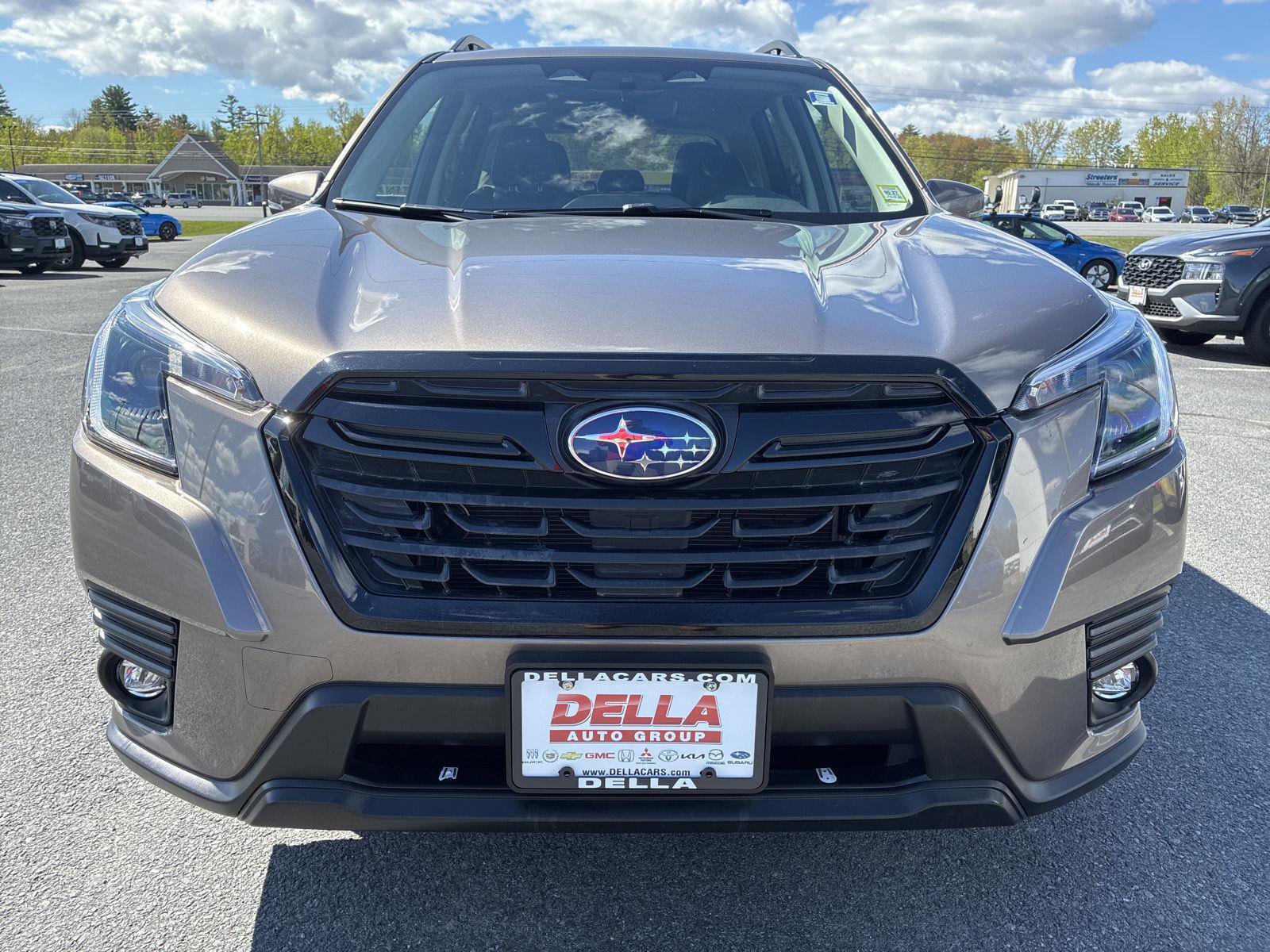 Used 2024 Subaru Forester Limited AWD/4WD image 2