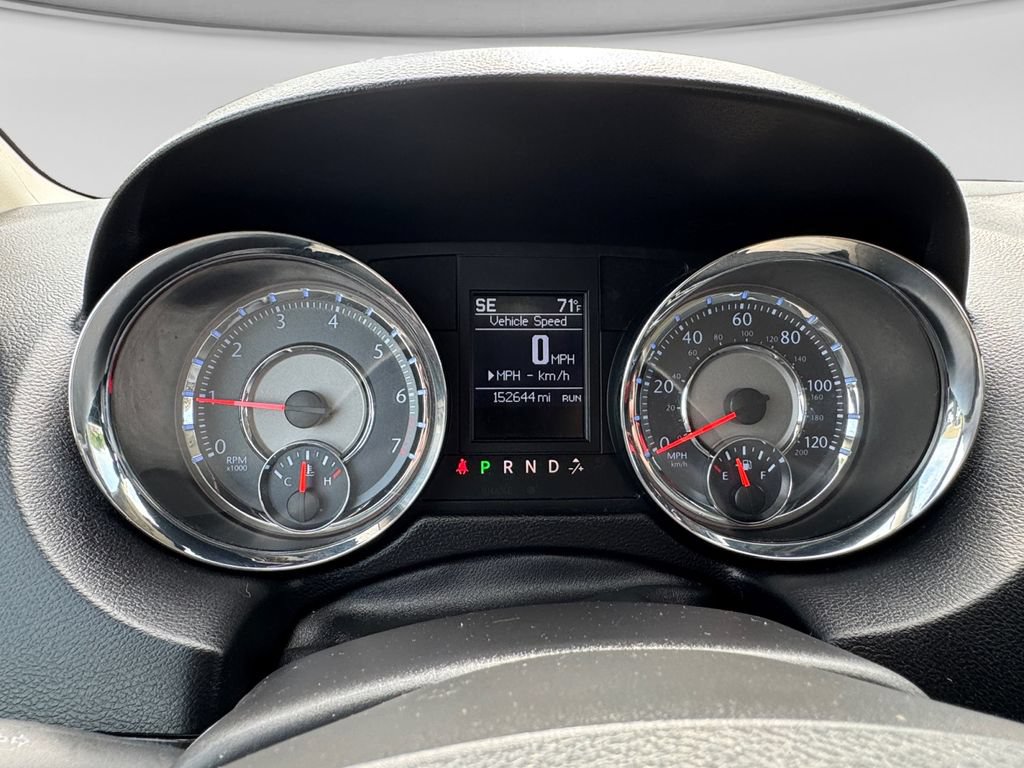 Used 2012 Chrysler Town & Country Limited FWD image 14
