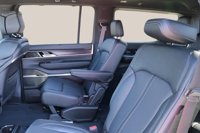 New 2026 Jeep Grand Wagoneer Summit image 17