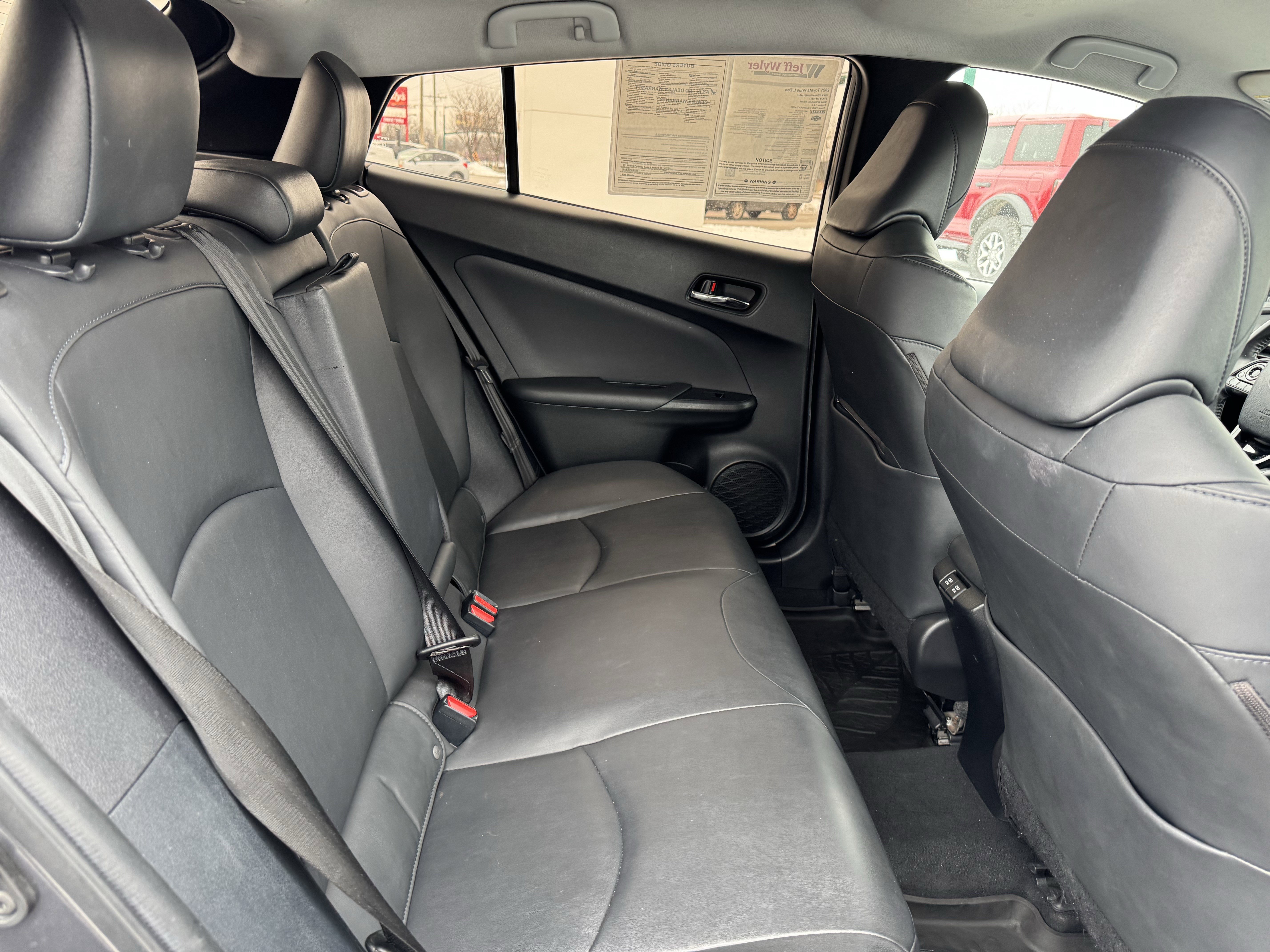 Used 2021 Toyota Prius L Eco image 35