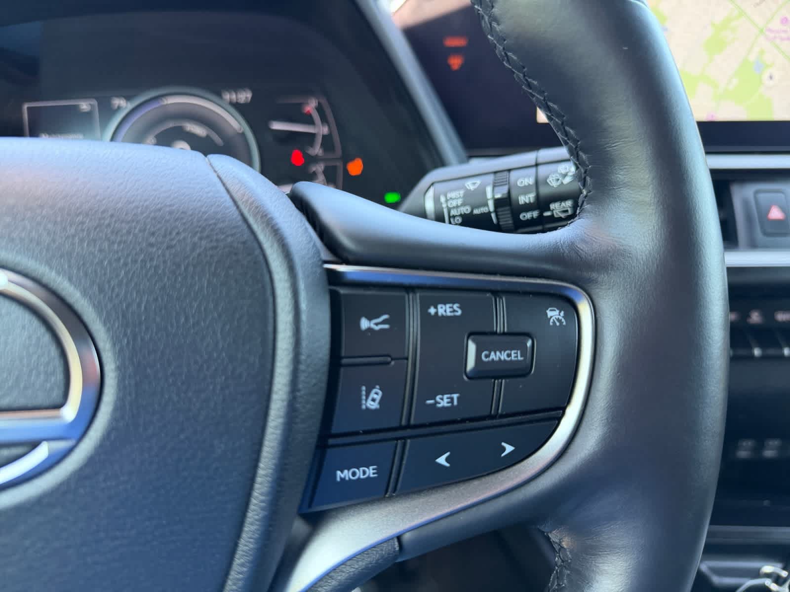 Used 2024 Lexus UX 250h AWD w/ Premium Package image 22