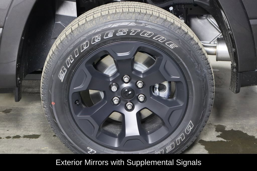 New 2026 RAM 1500 4x4 Crew Cab image 40