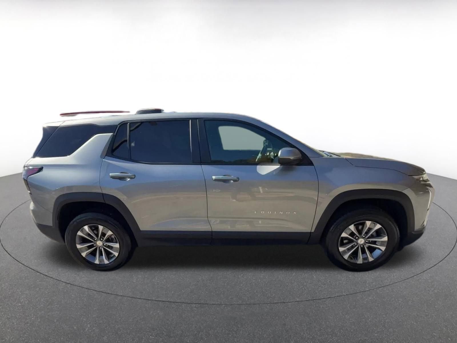 Used 2025 Chevrolet Equinox LT image 16