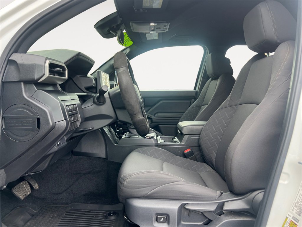 Used 2024 Toyota Tacoma SR image 9