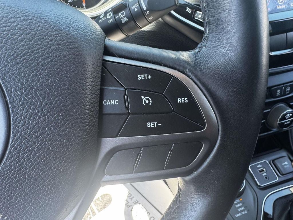 Used 2019 Jeep Cherokee Limited AWD/4WD image 21