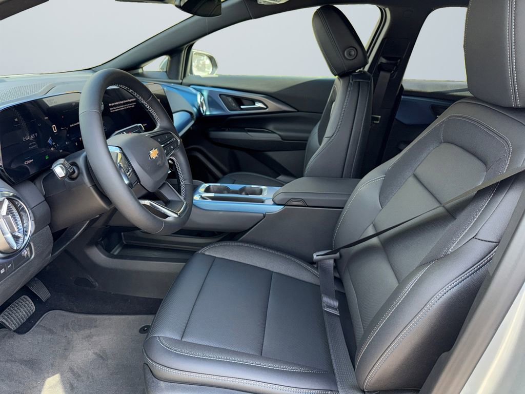 New 2026 Chevrolet Equinox EV LT image 9
