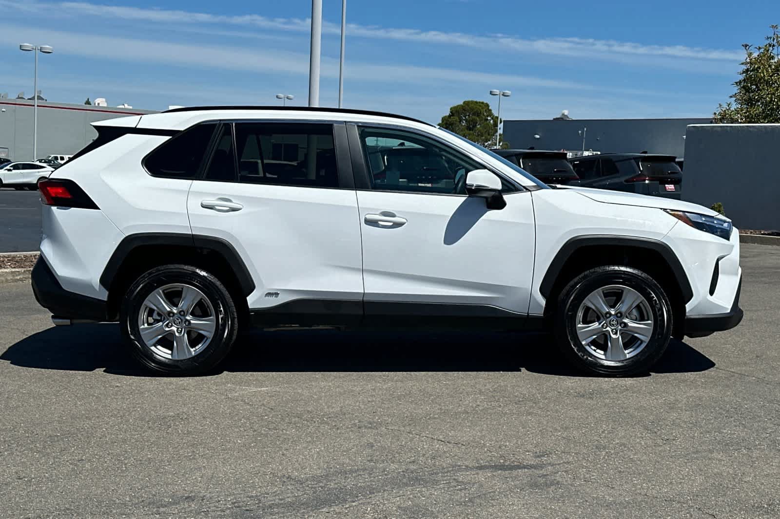 Used 2024 Toyota RAV4 XLE AWD/4WD image 6
