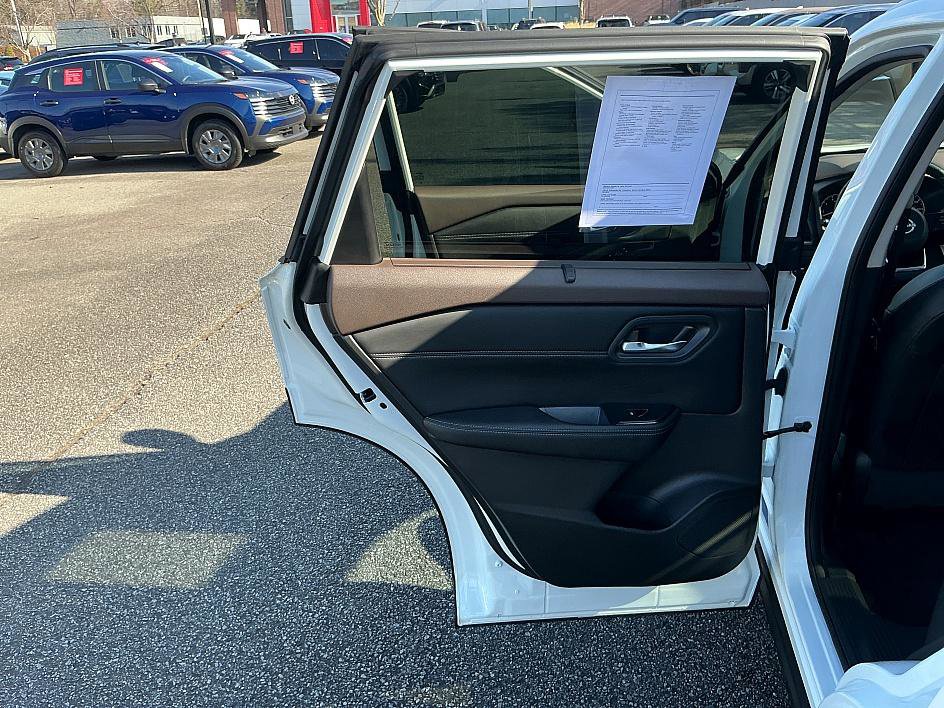 Certified 2023 Nissan Rogue SV w/ SV Premium B Package image 22