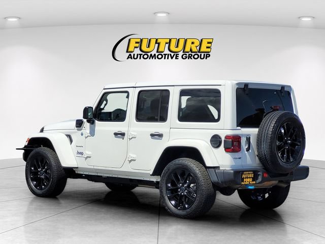 Used 2024 Jeep Wrangler Unlimited Sahara AWD/4WD image 7