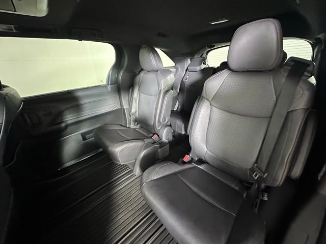 Used 2023 Toyota Sienna XSE w/ XSE Plus Package AWD/4WD image 17