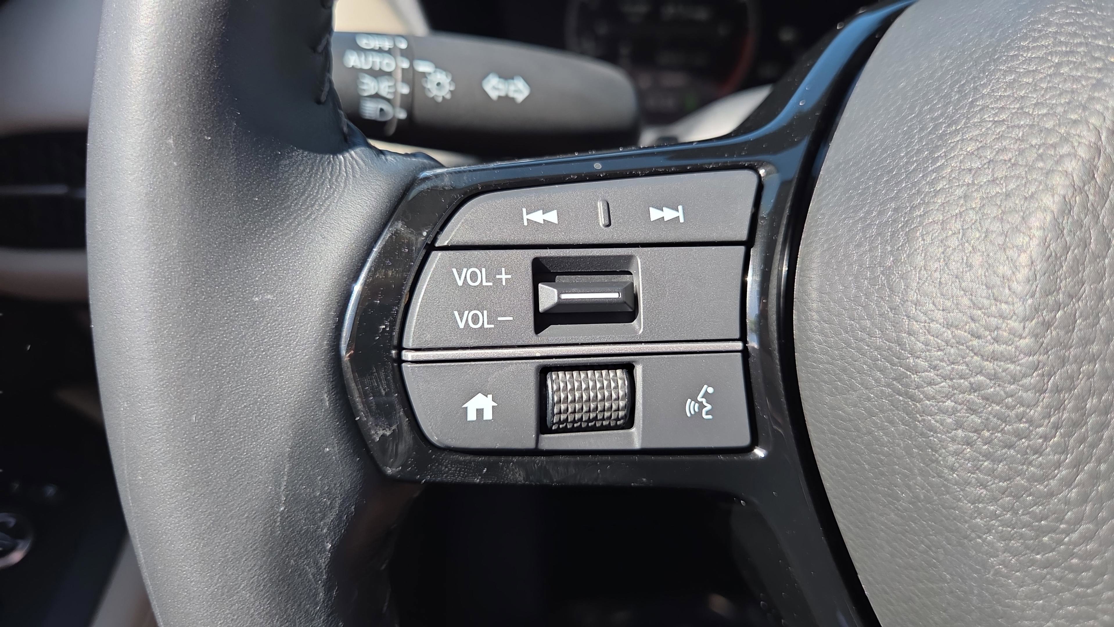 Certified 2025 Honda HR-V EX-L image 24