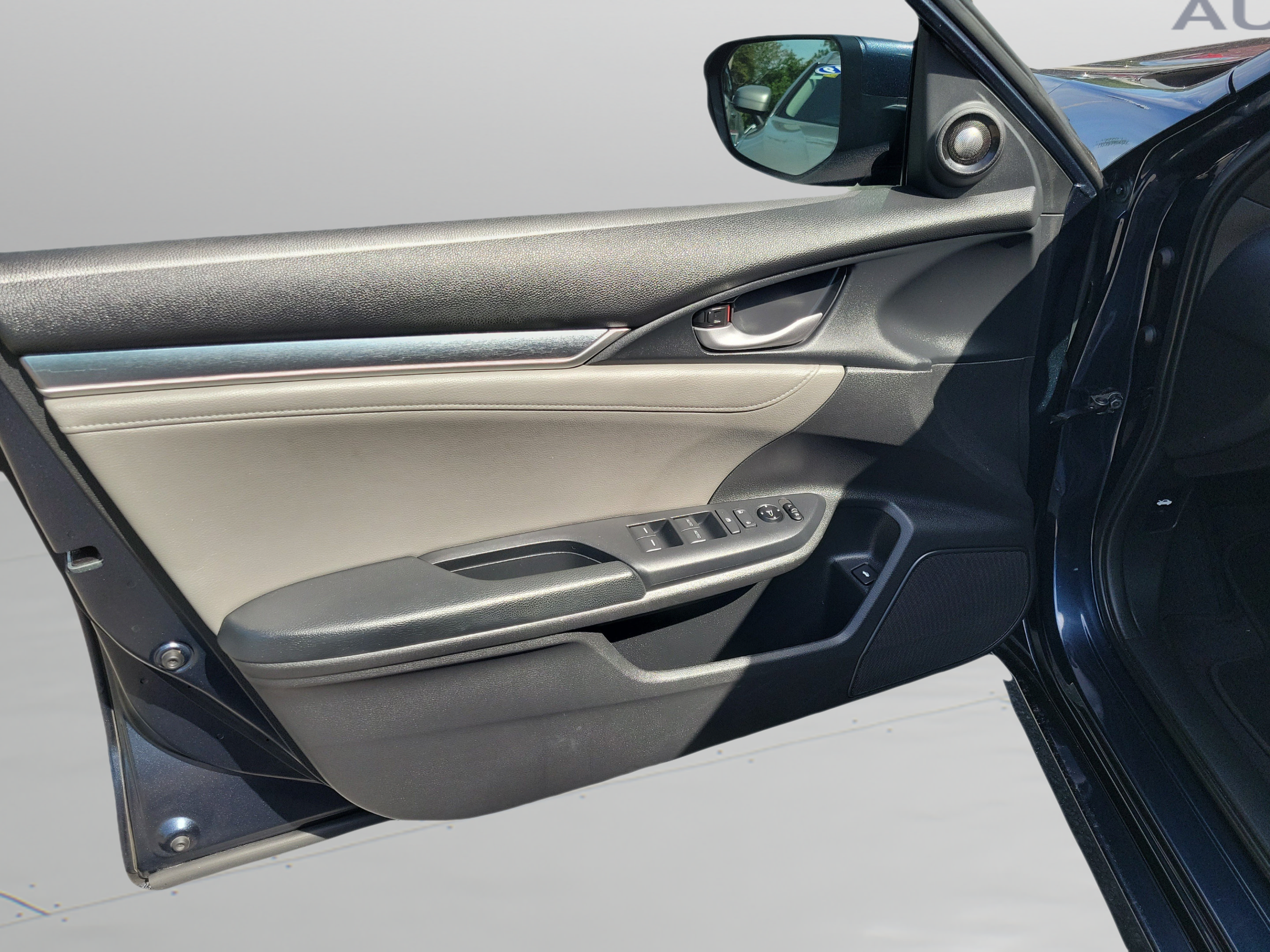 Used 2017 Honda Civic Touring image 5
