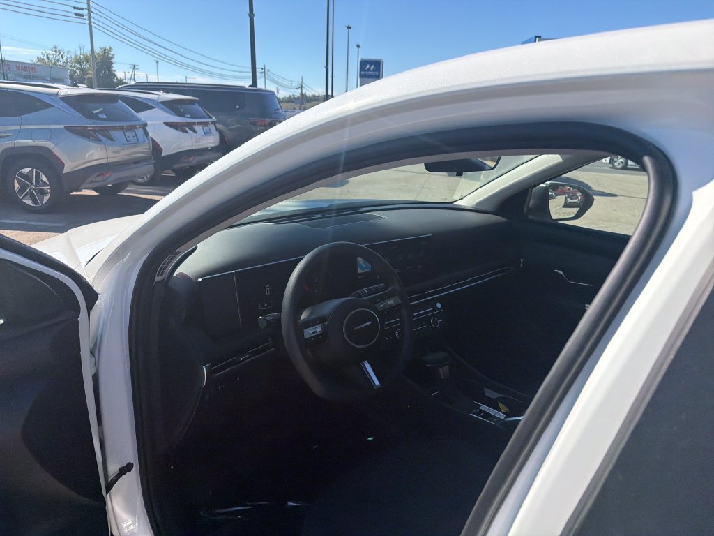 Used 2026 Hyundai Tucson SE FWD image 15