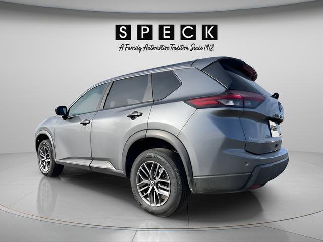 Used 2024 Nissan Rogue S AWD/4WD video 3