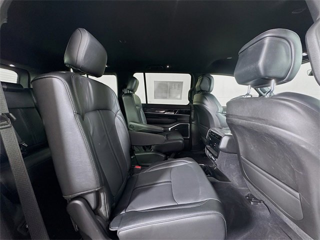 Used 2022 Jeep Wagoneer Series III w/ Flexible Seating Group image 32