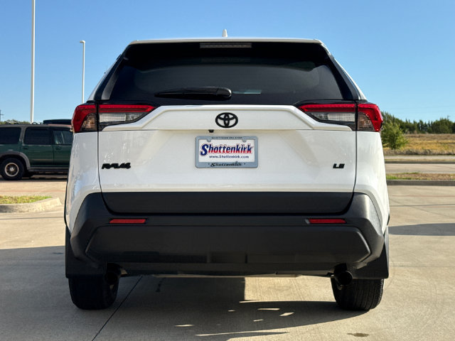 Used 2024 Toyota RAV4 LE FWD image 7
