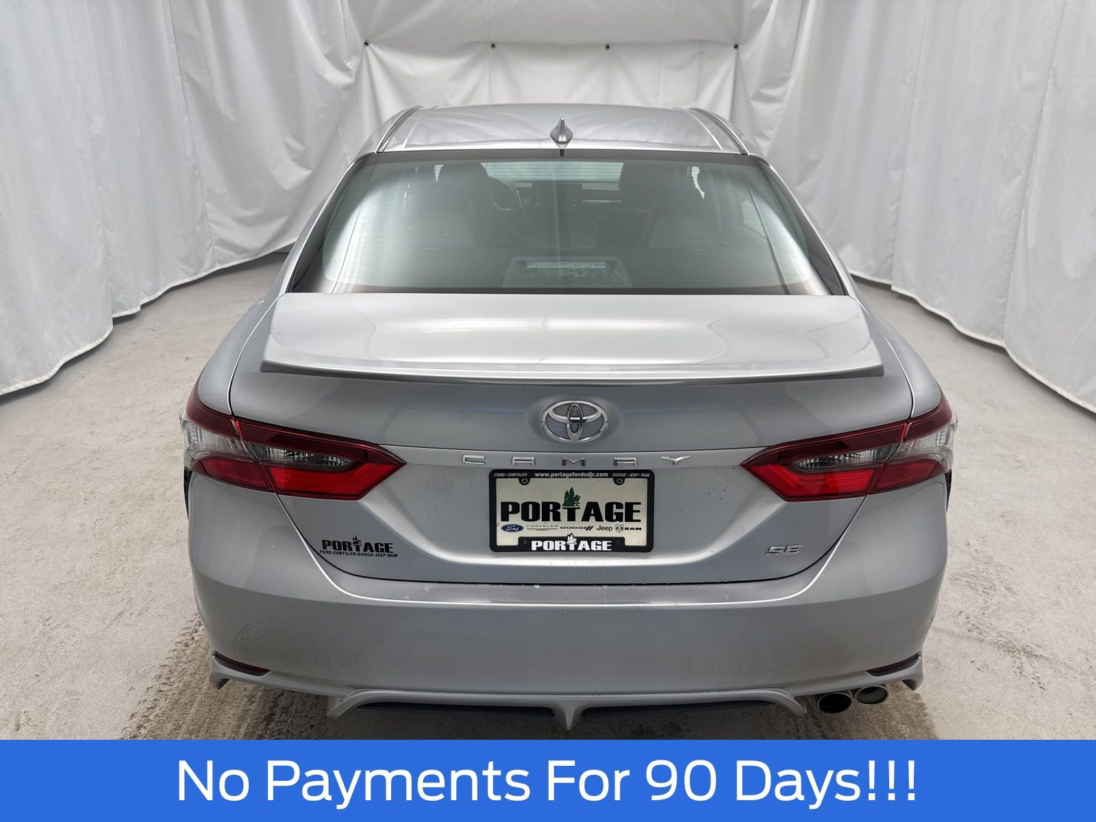 Used 2023 Toyota Camry SE image 4