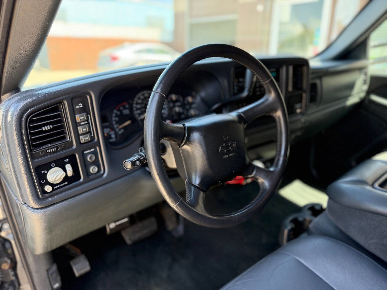Used 2002 Chevrolet Silverado 2500 LT AWD/4WD image 16