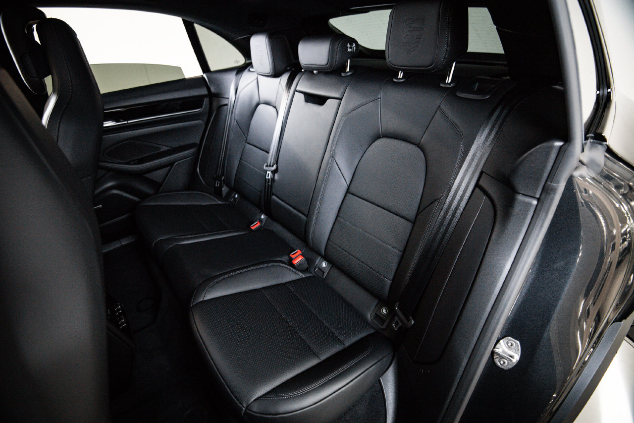 New 2026 Porsche Macan 4 Electric AWD/4WD image 24