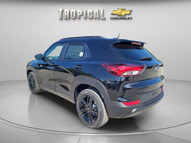 New 2026 Chevrolet TrailBlazer LT w/ Midnight Edition FWD image 3