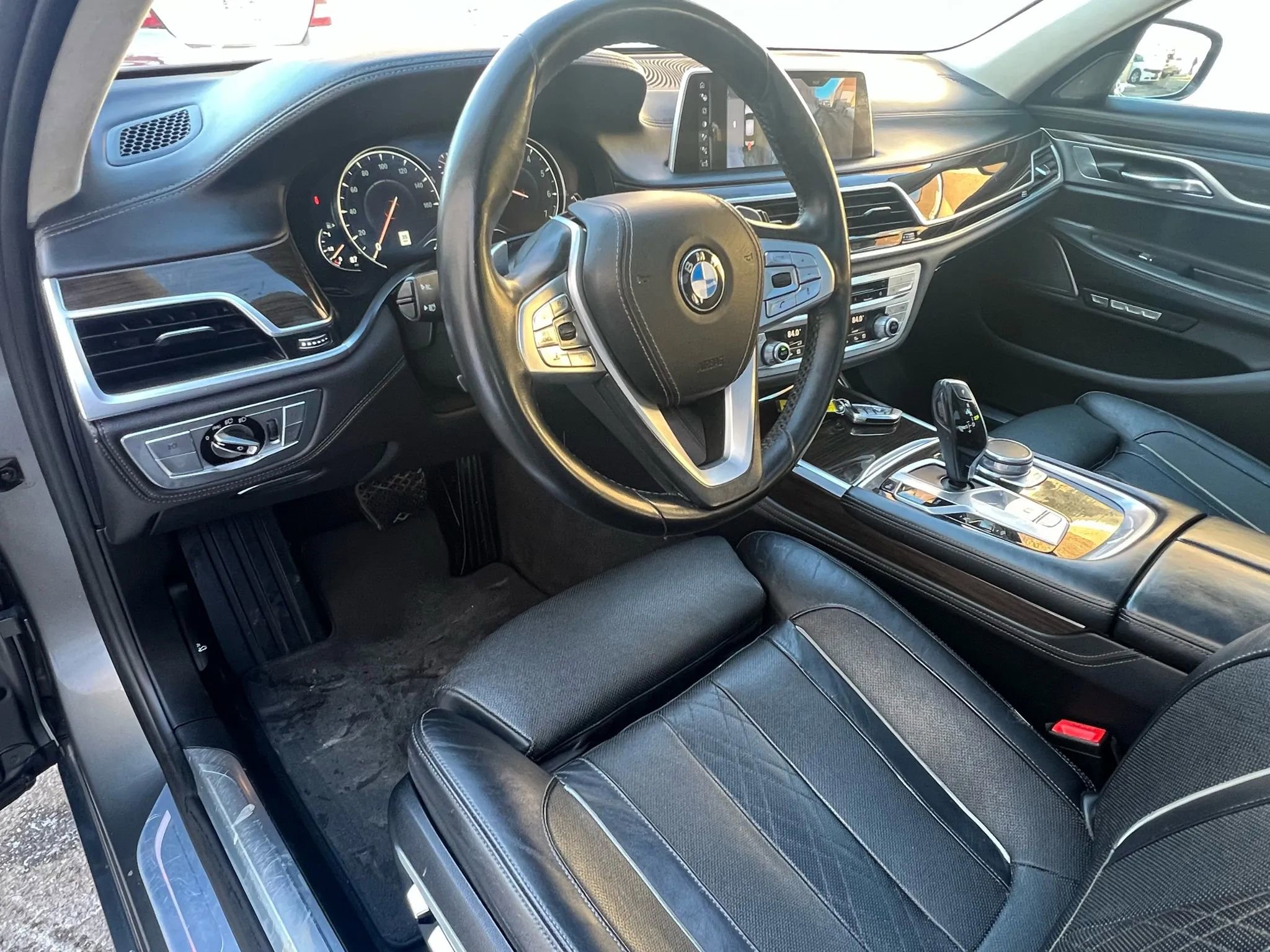 Used 2016 BMW 750i xDrive 750i xDrive Sedan 4D image 23