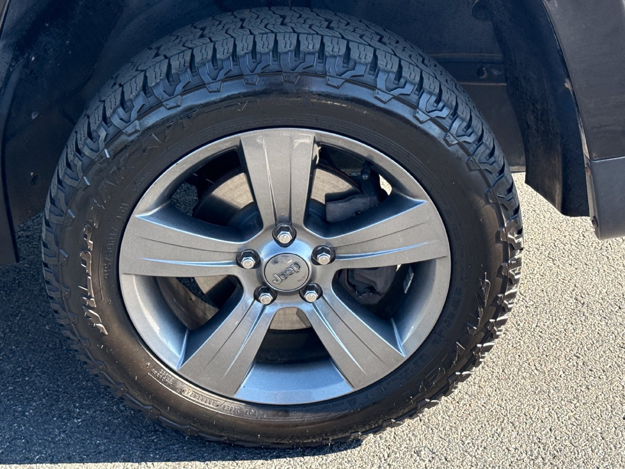 Used 2015 Jeep Patriot High Altitude AWD/4WD image 9