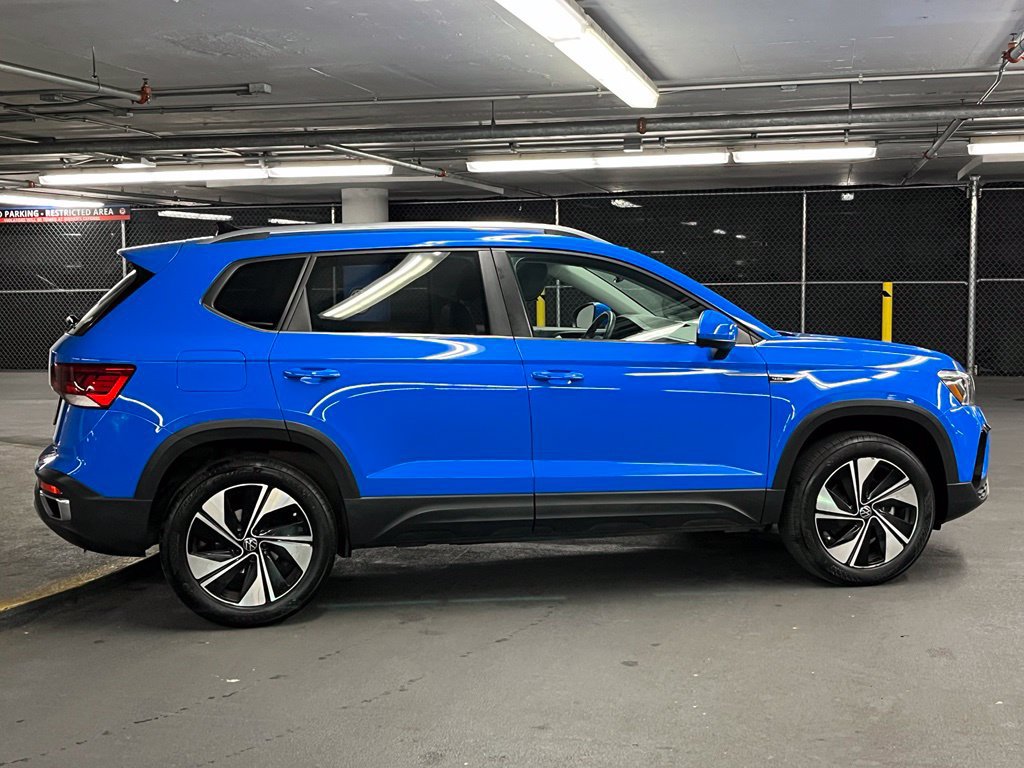 Used 2023 Volkswagen Taos SE w/ Panoramic Sunroof Package AWD/4WD image 40