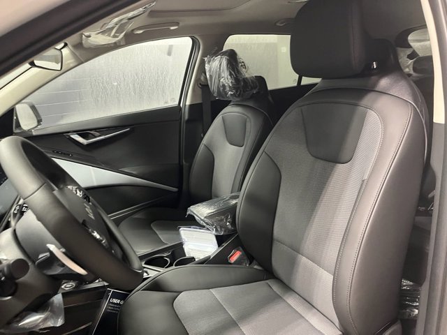 New 2025 Kia Niro EX Touring image 12