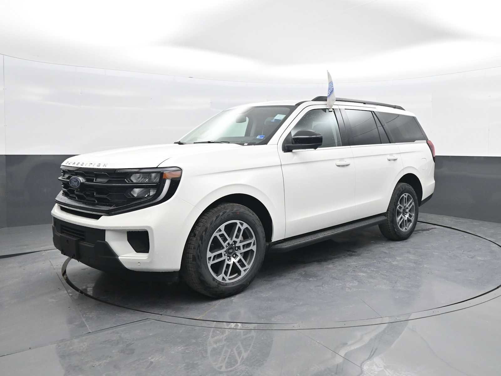 New 2026 Ford Expedition Active AWD/4WD image 4