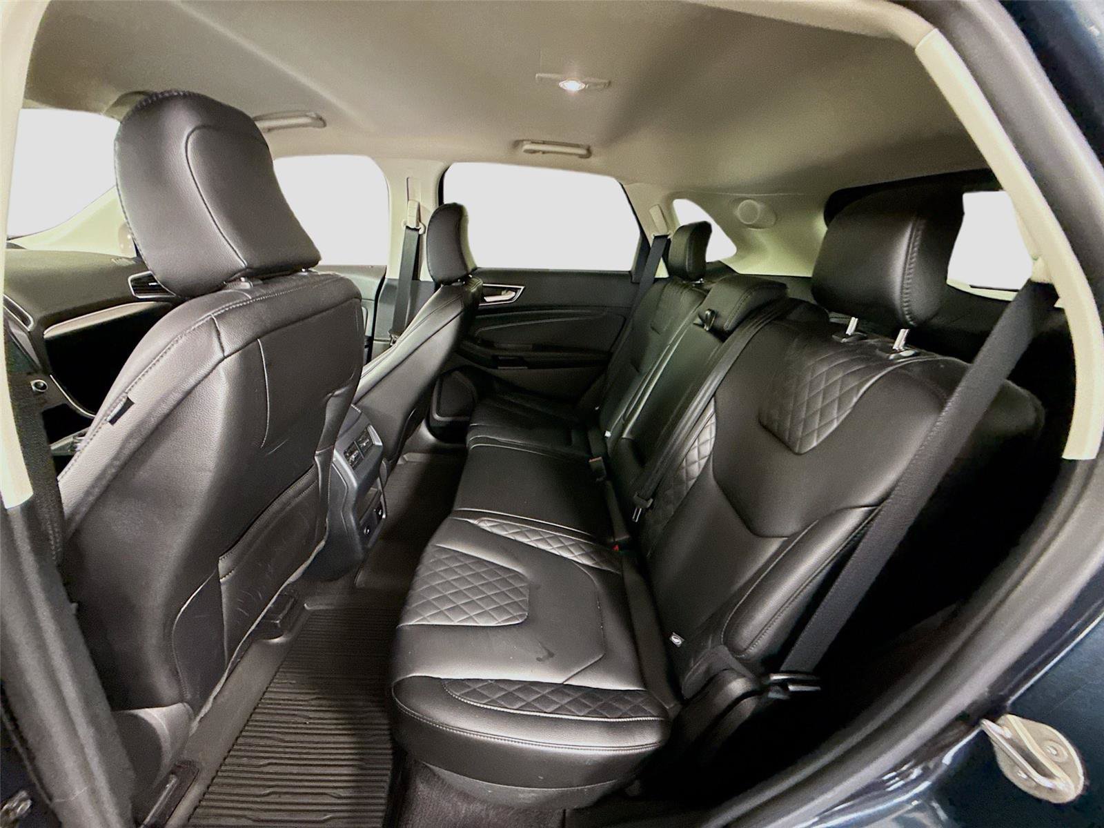 Used 2024 Ford Edge Titanium AWD/4WD image 16
