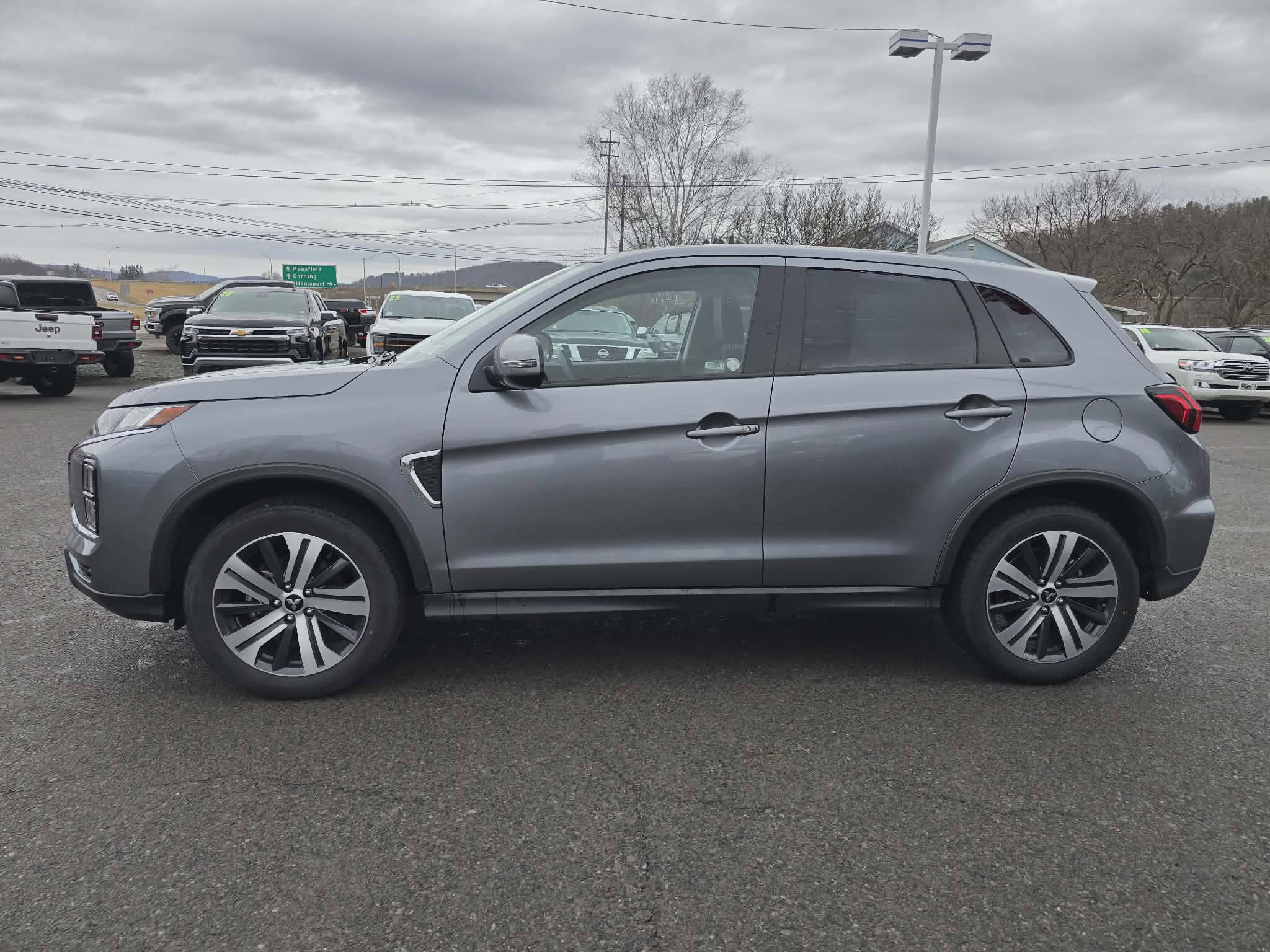 Used 2025 Mitsubishi Outlander Sport SE image 7