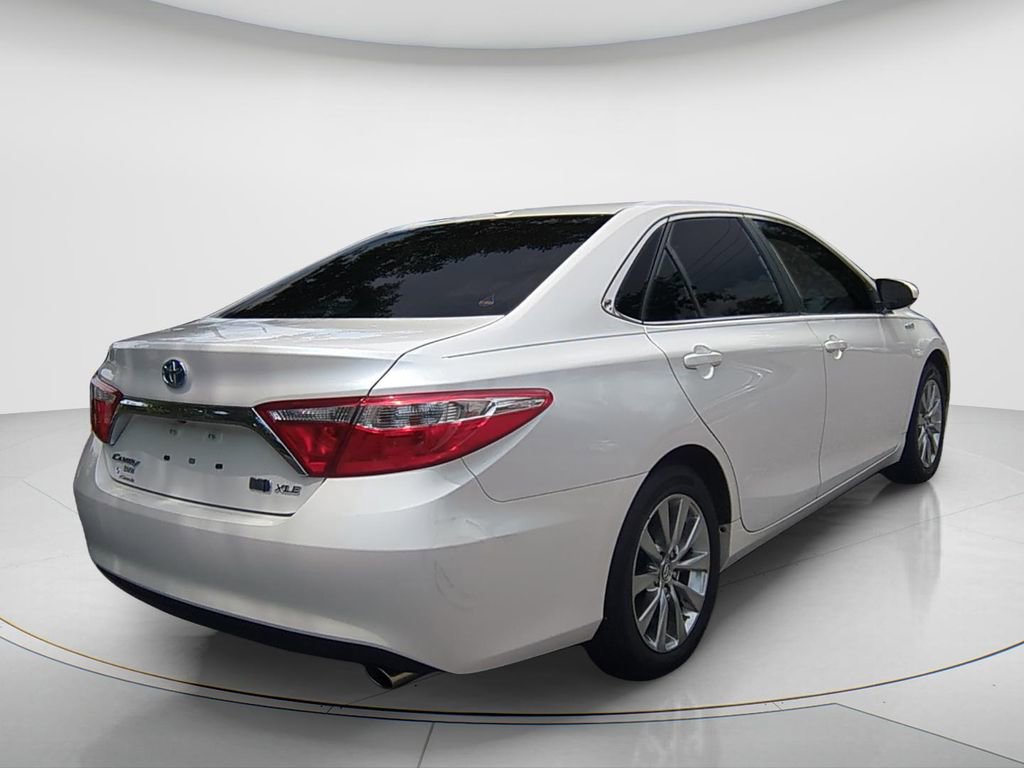 Used 2015 Toyota Camry XLE w/ Moonroof Package FWD image 5