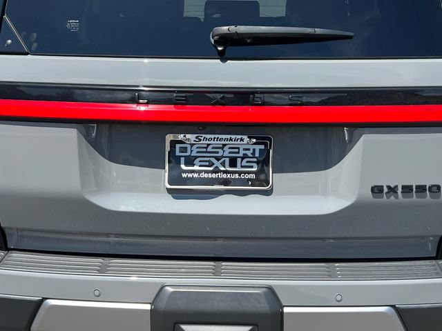 Used 2025 Lexus GX 550 w/ Accessory Package (32) AWD/4WD image 10