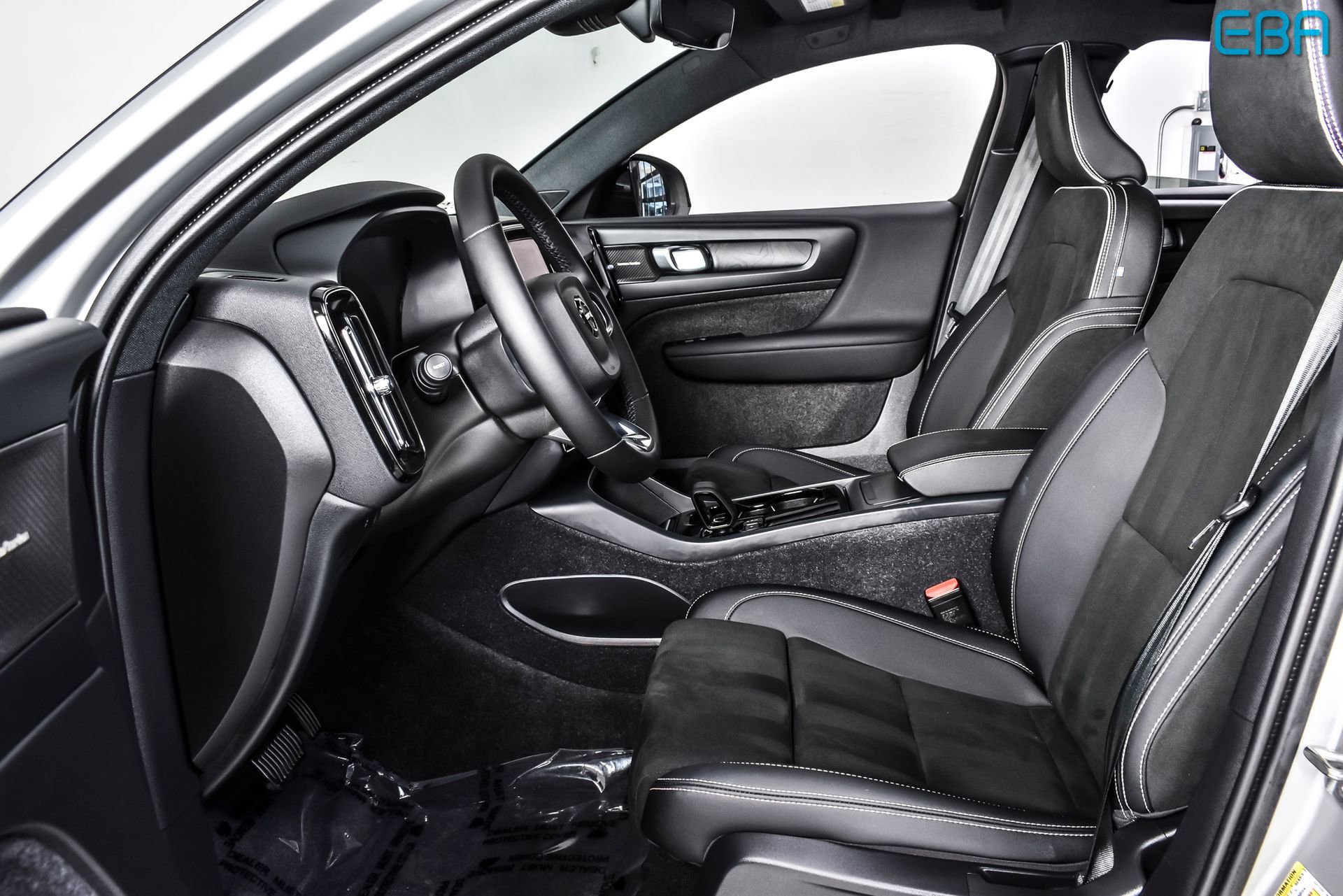 Used 2023 Volvo C40 P8 Recharge Ultimate image 15
