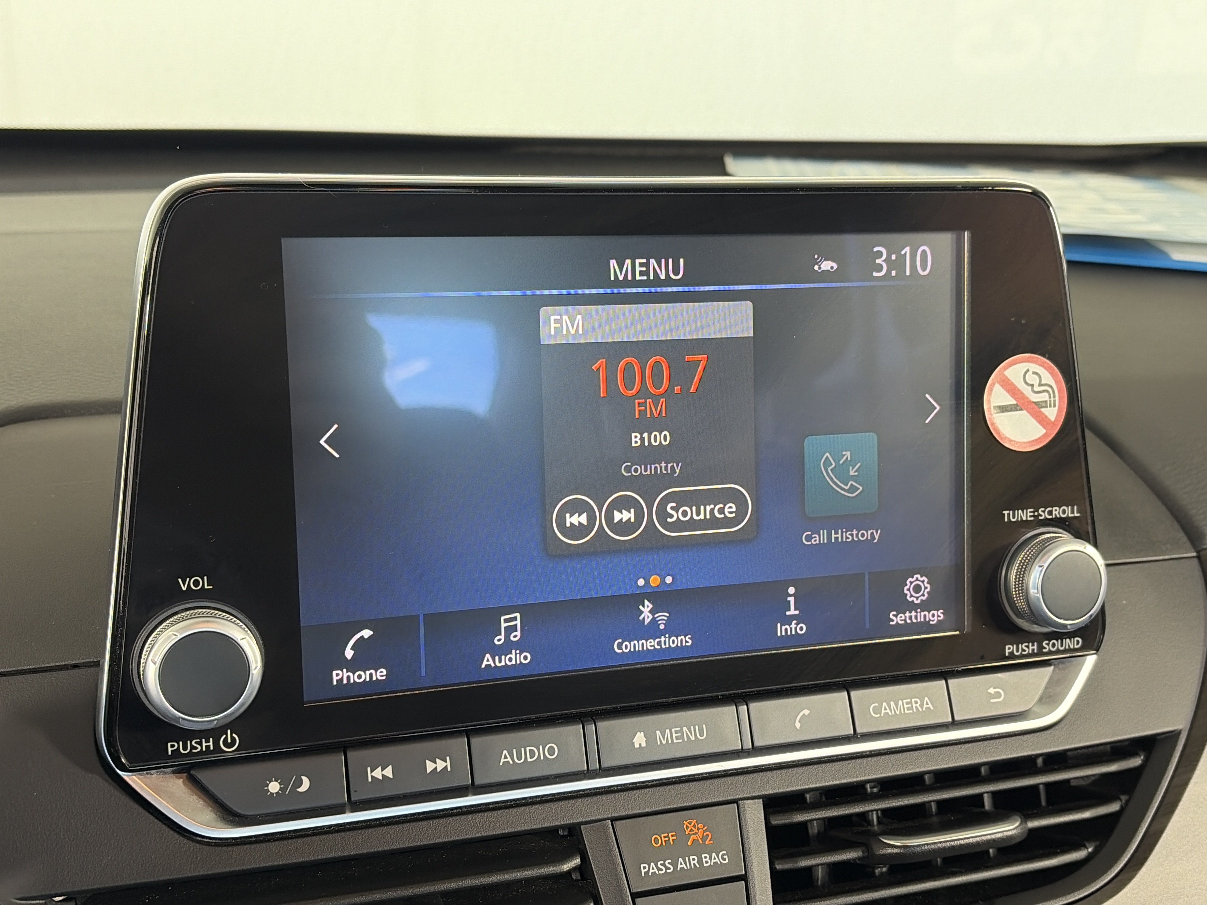 Used 2025 Nissan Altima 2.5 SV AWD/4WD image 17