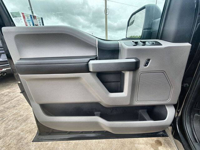Used 2017 Ford F150 XLT AWD/4WD image 19