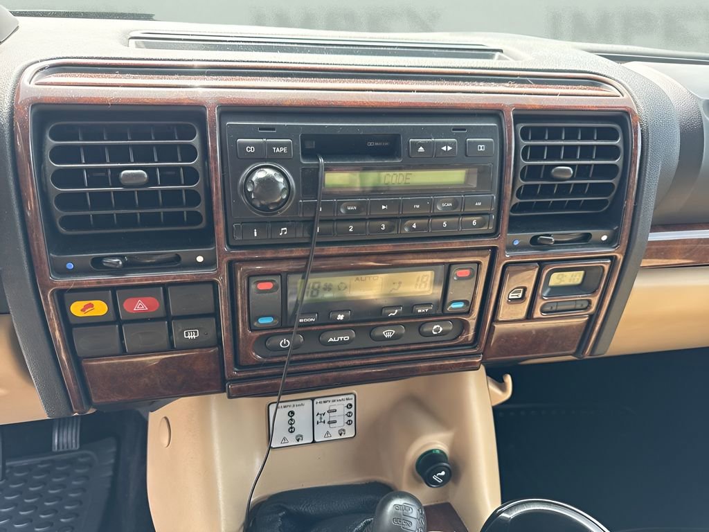 Used 2004 Land Rover Discovery SE image 18