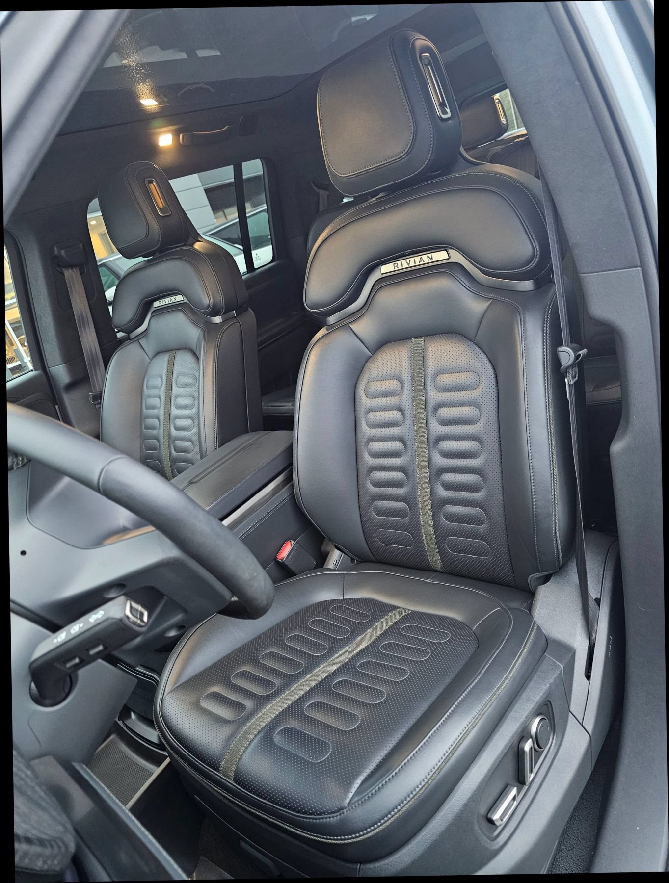 Used 2024 Rivian R1S Adventure Quad AWD/4WD image 10