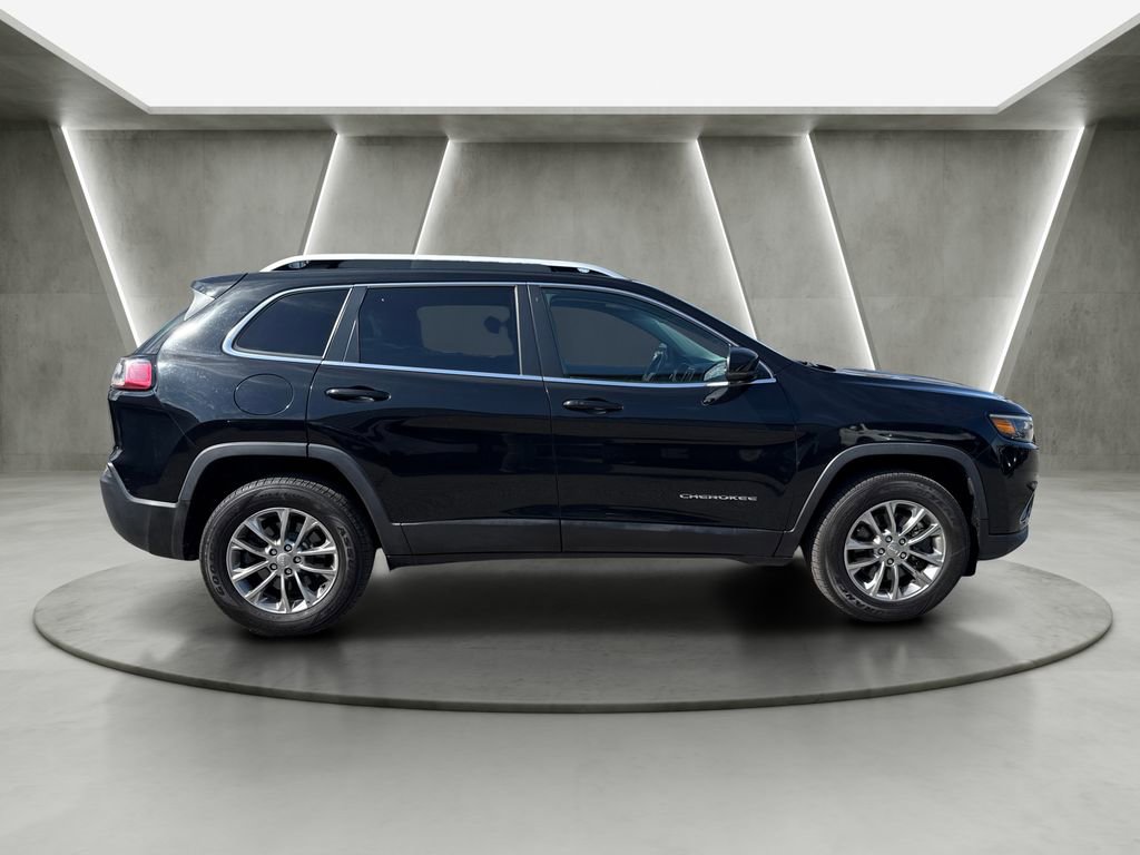 Used 2019 Jeep Cherokee Latitude Plus AWD/4WD image 8