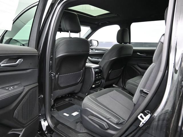 New 2025 Jeep Grand Cherokee L Laredo w/ Luxury Tech Group I image 18