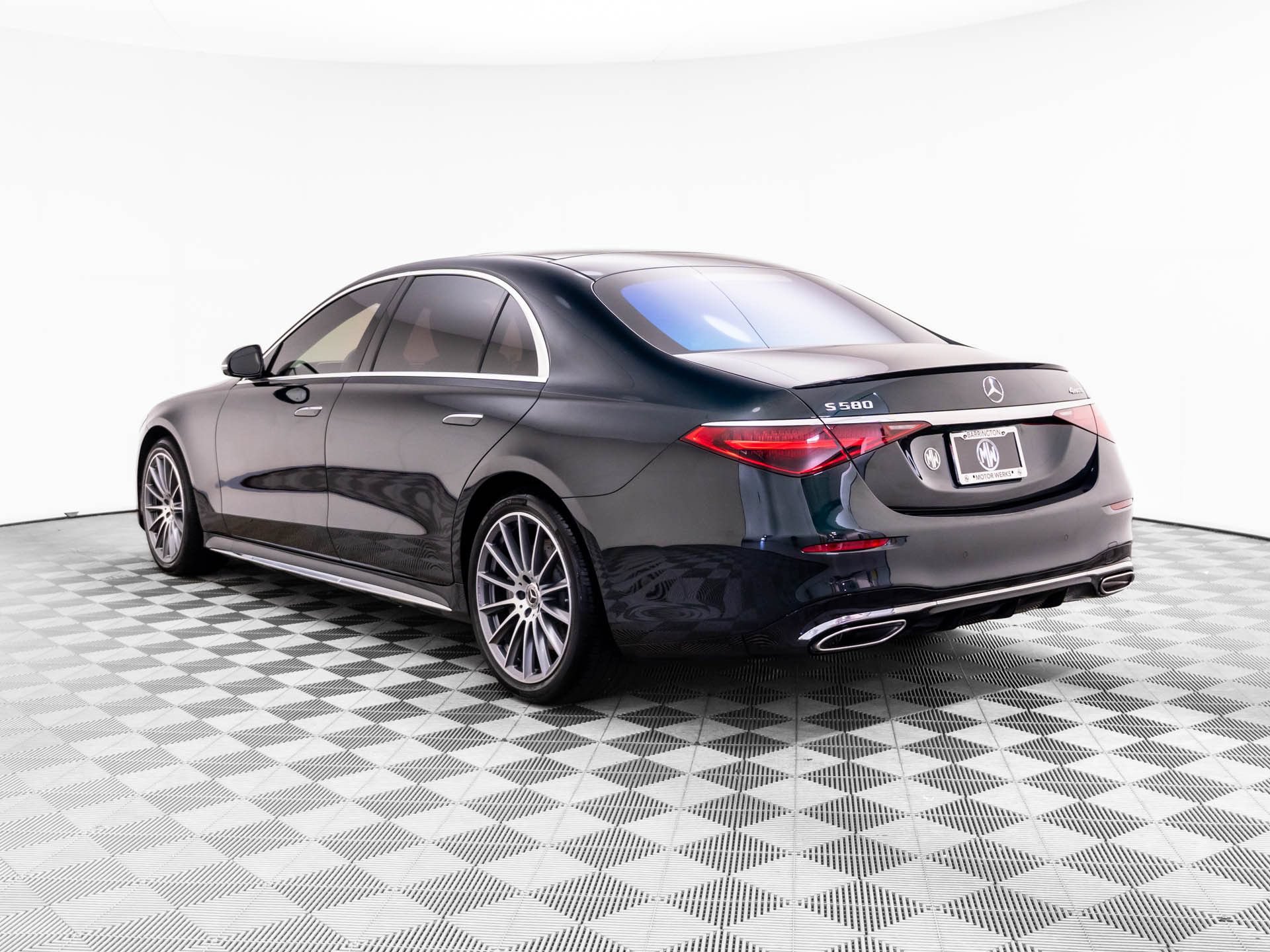 Used 2025 Mercedes-Benz S 580 4MATIC Sedan video 3