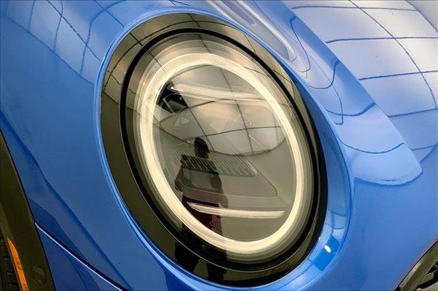 Certified 2025 MINI Cooper 2-Door Hardtop image 27