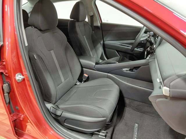 Used 2022 Hyundai Elantra SE image 20