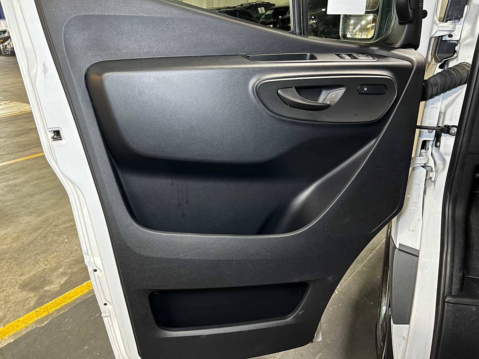 Used 2025 Mercedes-Benz Sprinter 2500 image 18