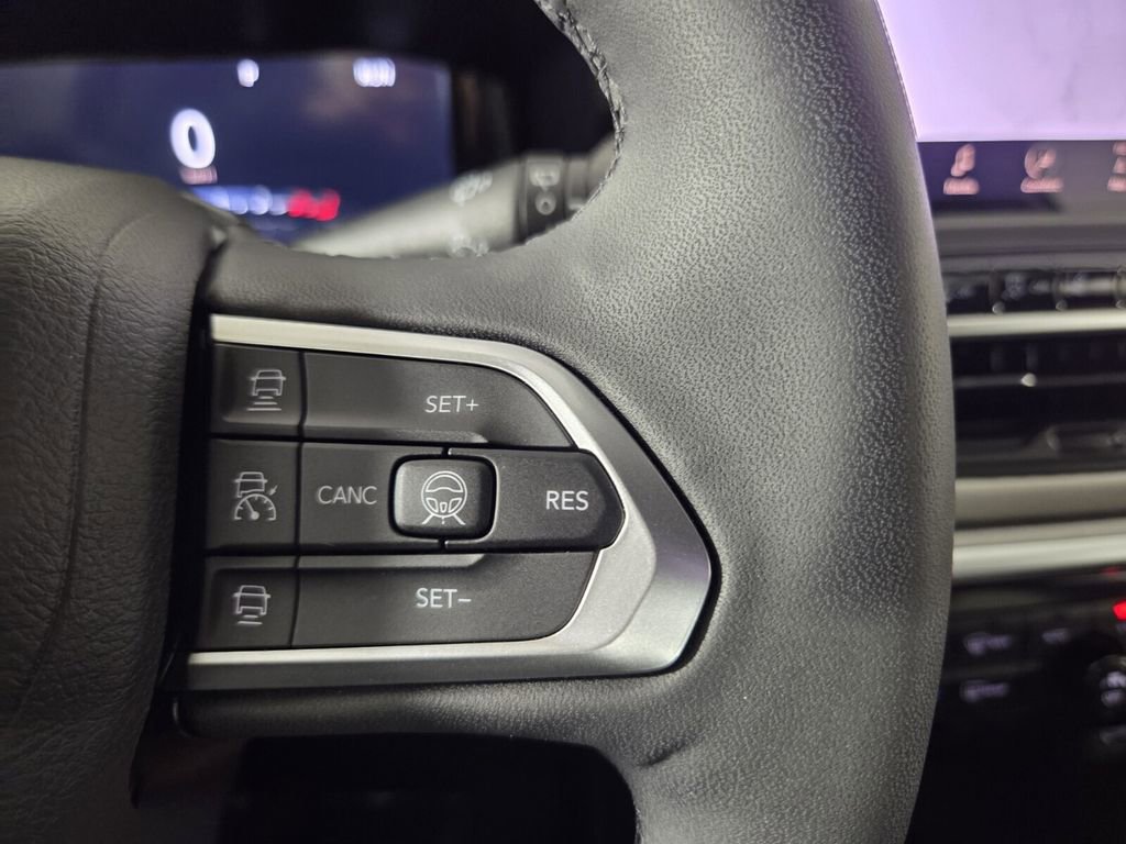 Certified 2025 Jeep Compass Limited w/ Elite Group AWD/4WD image 19